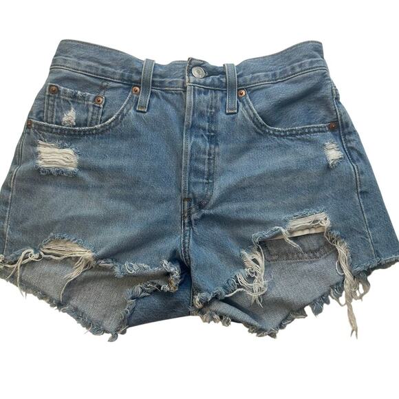 Women's Levi's button fly 2 1/2 inseam 501 mid rise jean shorts size 25 - Picture 1 of 5